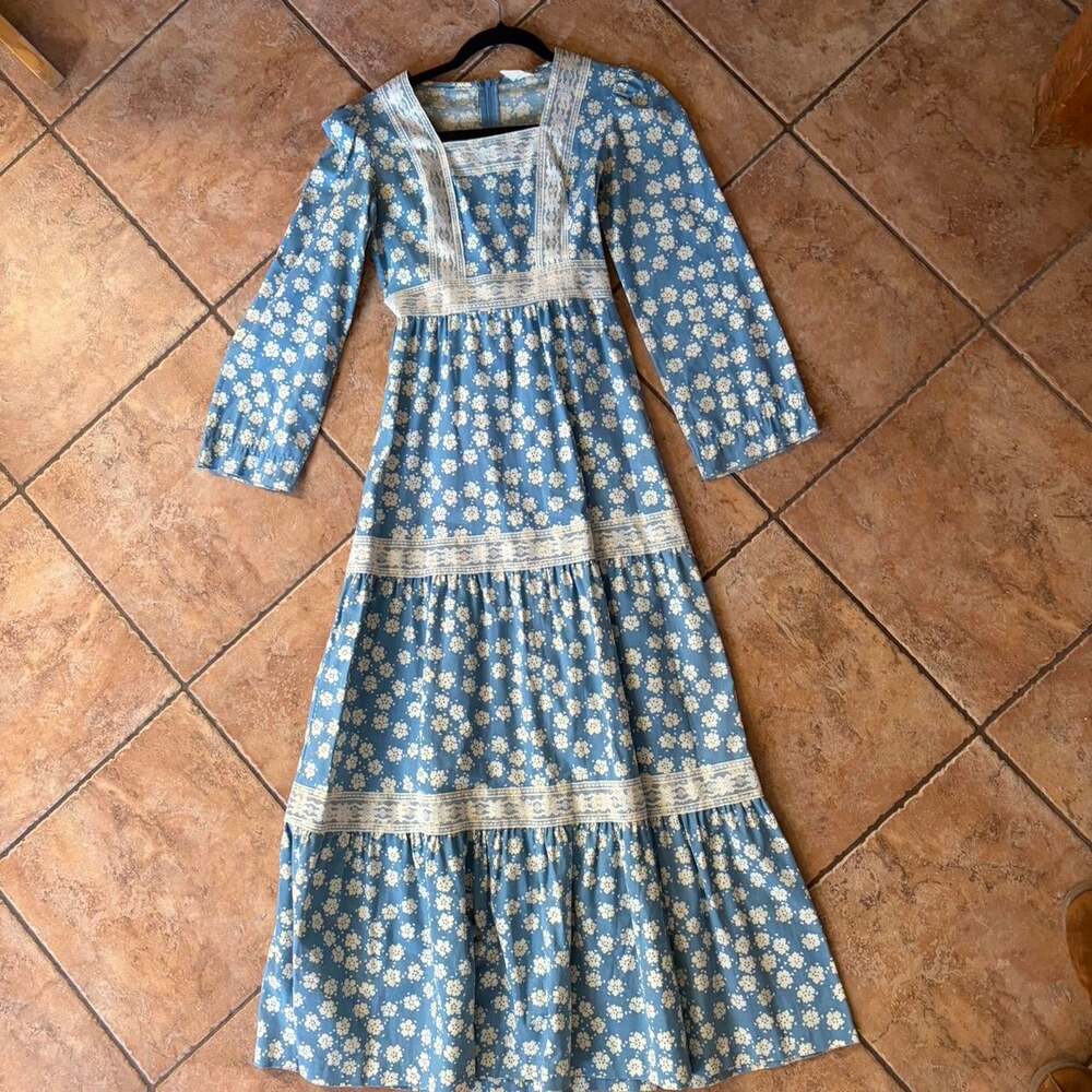 Vintage Cottagecore prairie maxi dress Size XS Floral